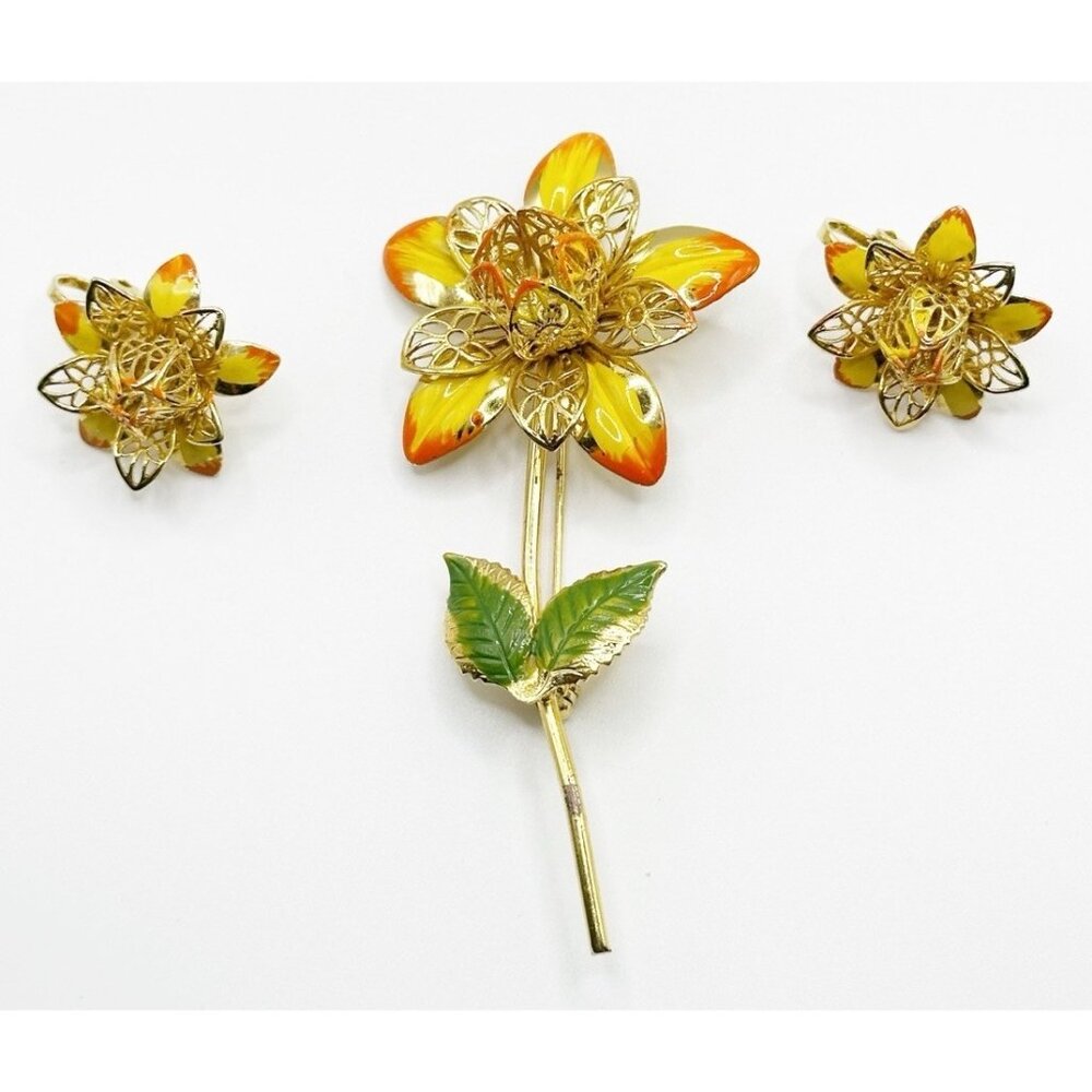 Unsigned Yellow w‎ Orange Tips Enameled Metal Flower Brooch with Clip Earrings